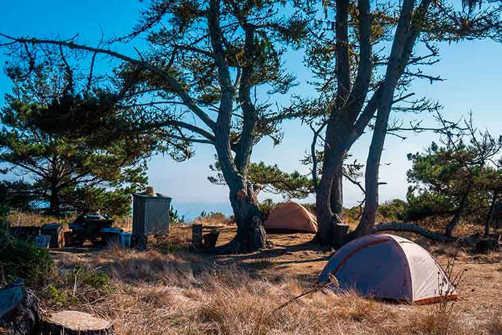 Steep shop ravine camping